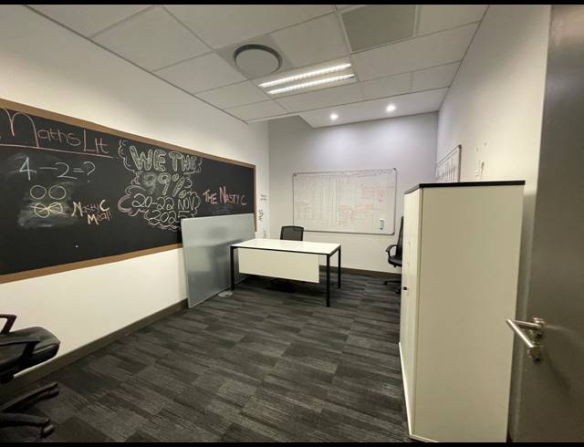 2,095M² OFFICE TO LET IN BRYANSTON